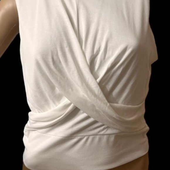 Fun white top - Picture 7 of 7